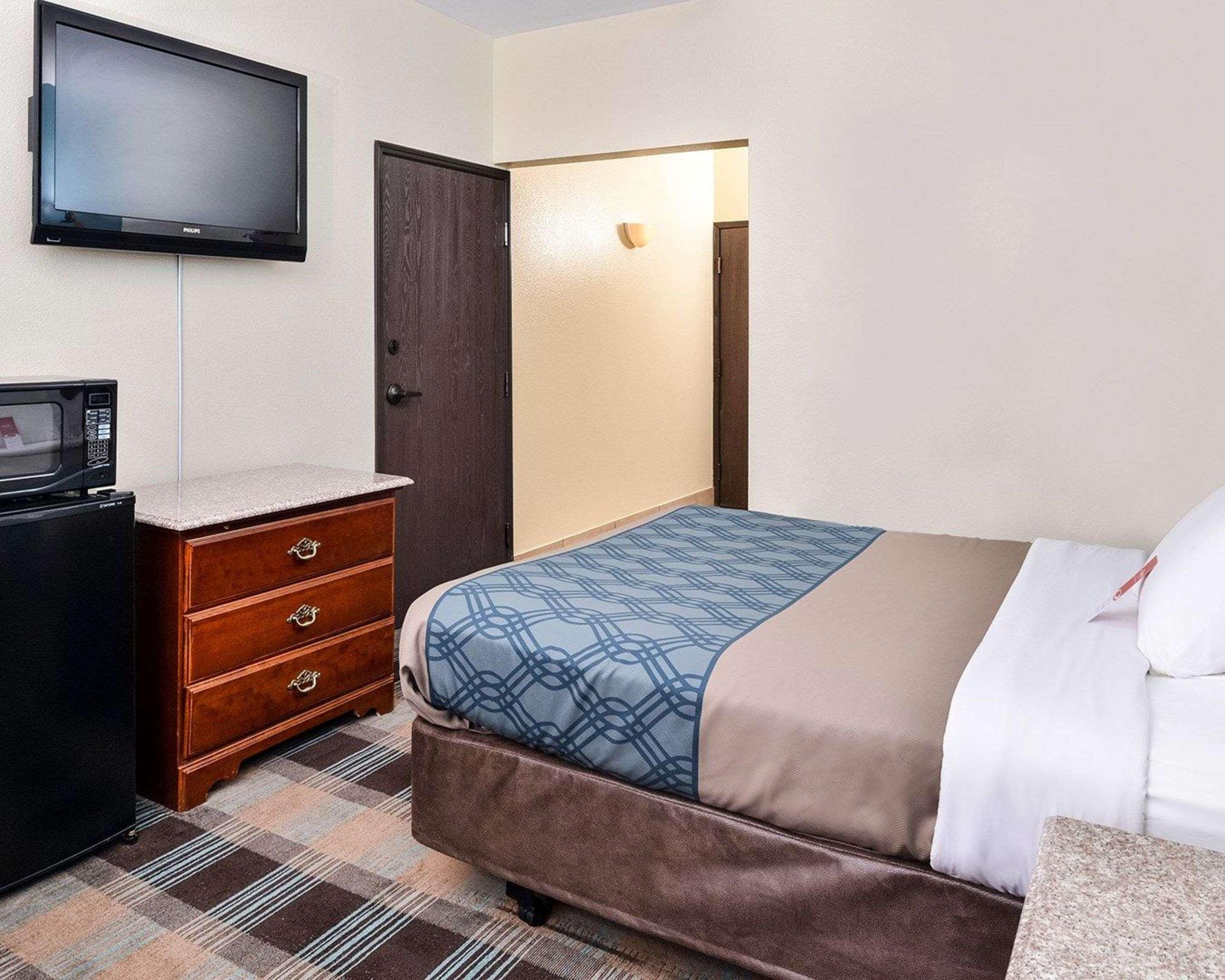 Econo Lodge Inn & Suites Shelbyville Kültér fotó