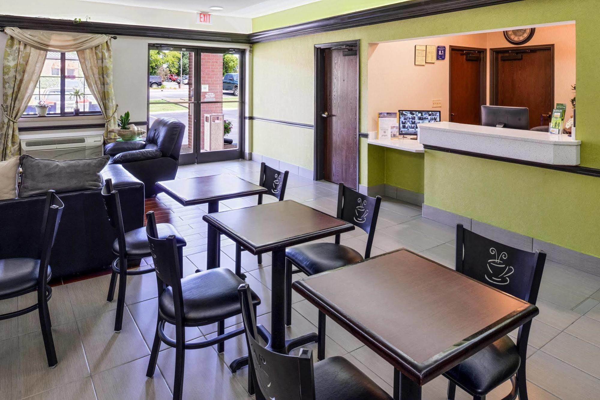 Econo Lodge Inn & Suites Shelbyville Kültér fotó
