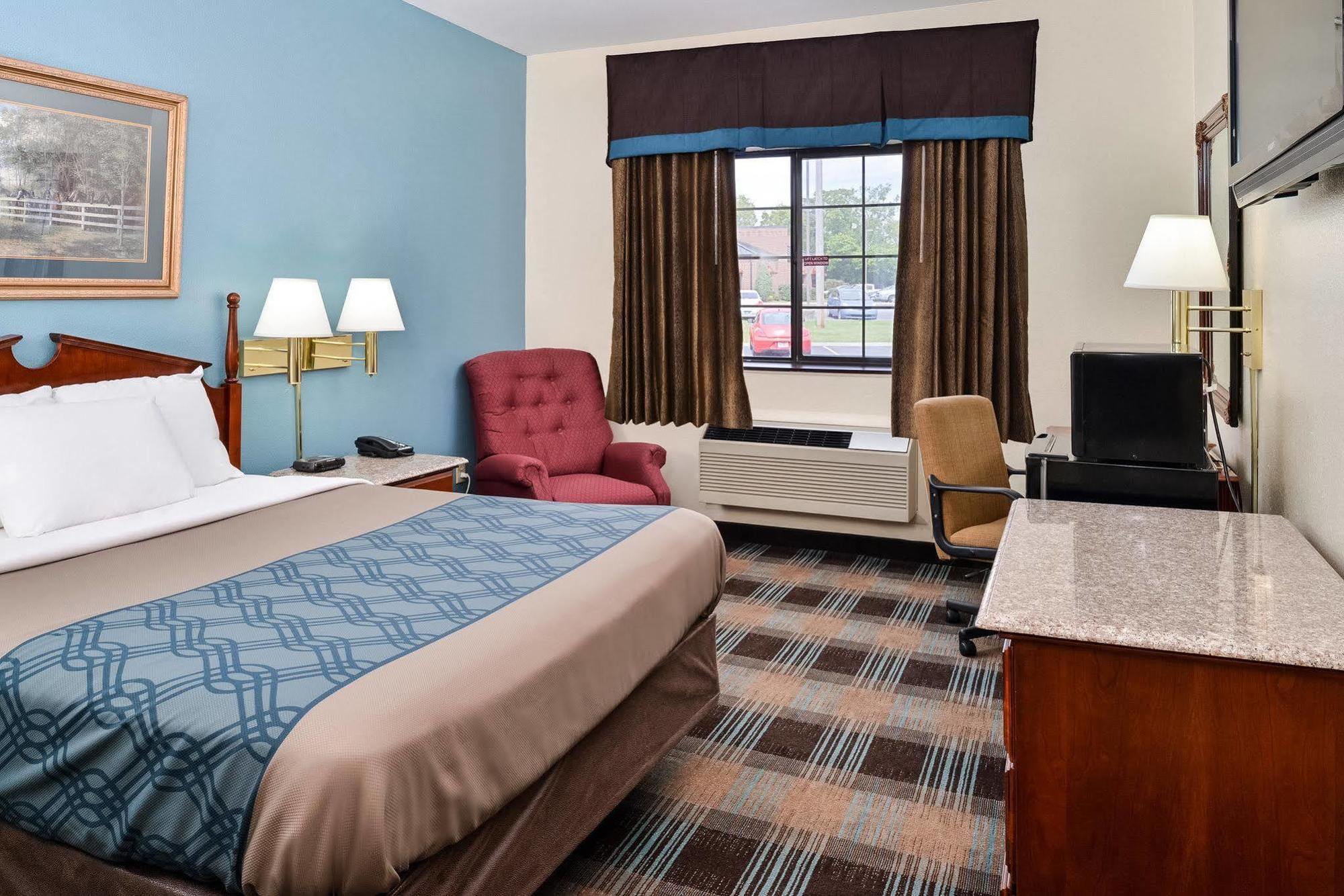 Econo Lodge Inn & Suites Shelbyville Kültér fotó